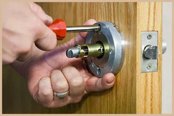Elite Locksmith Services Universal City, TX 210-693-1294 - 6-locks-replace